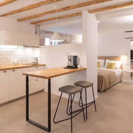 Vitelli Apartments And Rooms Split Exterior photo