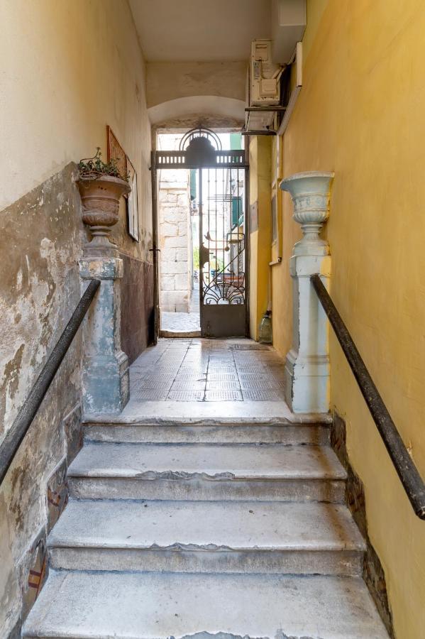 Vitelli And