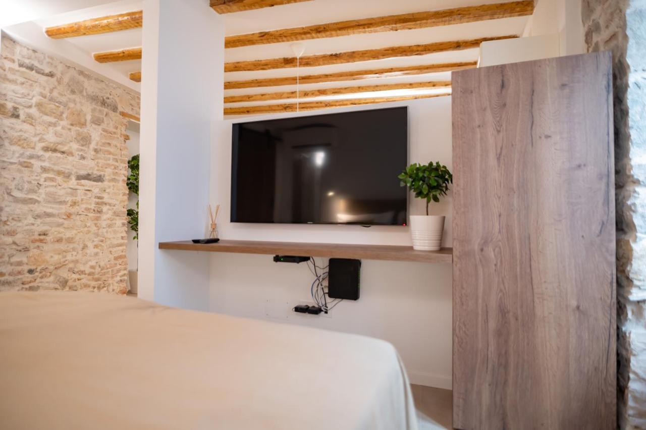 Vitelli And Apartment