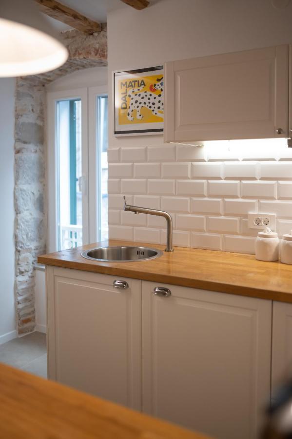 Vitelli And Apartment Split